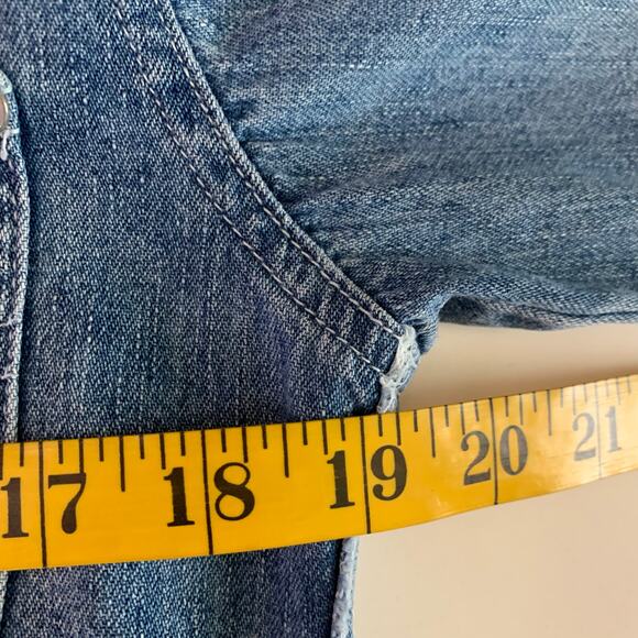 BEBE Shirt Medium Vintage Denim Pearl Snap Chest Pockets 3 Snap Cuff Western - Picture 12 of 13